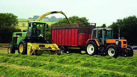 FARM CLASSICS: Renault’s models earned renown for pulling power and longevity Image