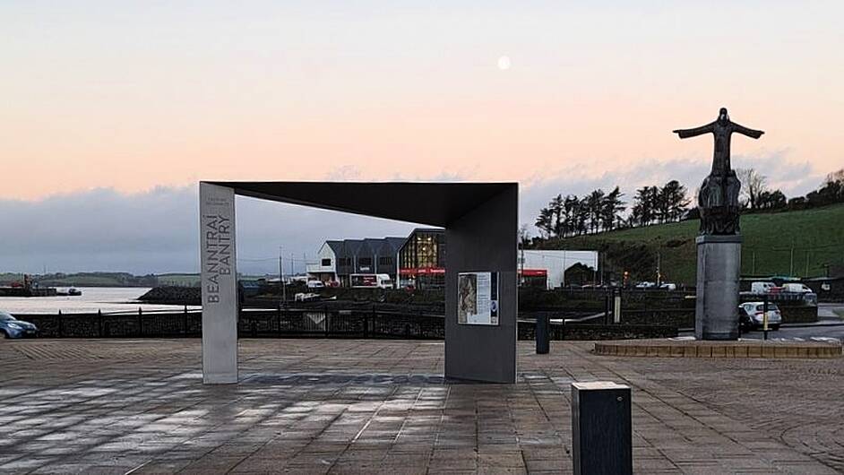 Anger at cost of sign replacing shelter in Bantry Image