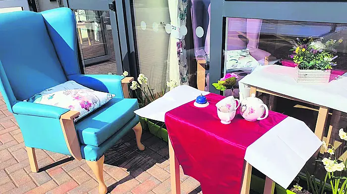 Tea for two at well-connected nursing home Image