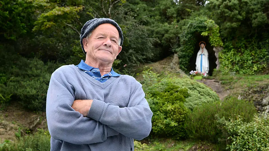 Plenty are still ‘moved’ to visit site of grotto’s swaying Lady Image