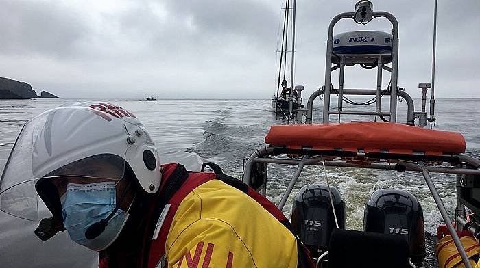 Baltimore lifeboat assists yacht in difficulty to enter harbour Image