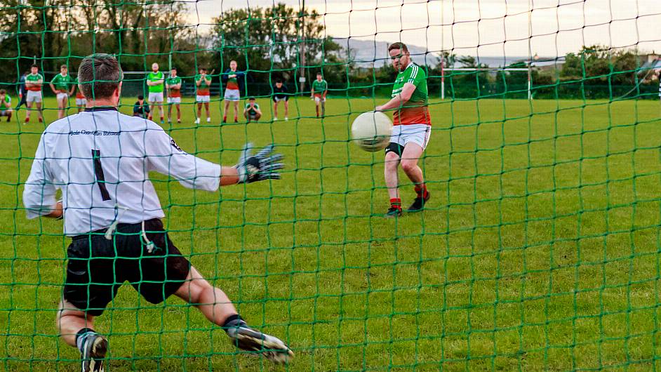 Glengarriff footballers are spot on in penalty shoot-out win Image