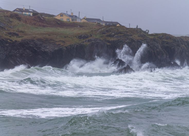 BREAKING: Red storm warning for Cork and Kerry from 3am as Eunice sweeps in Image