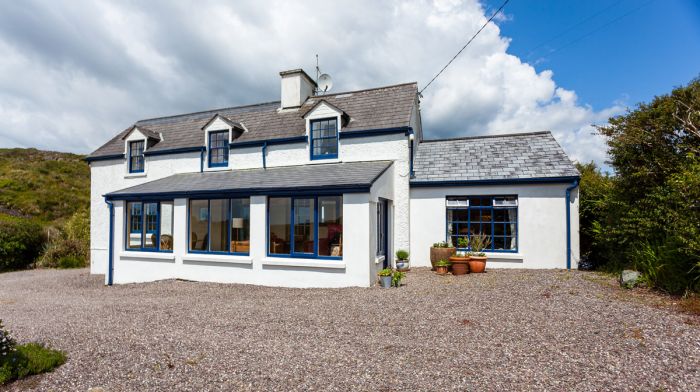 A cosy cottage with a  fertiliser-free paddock Image