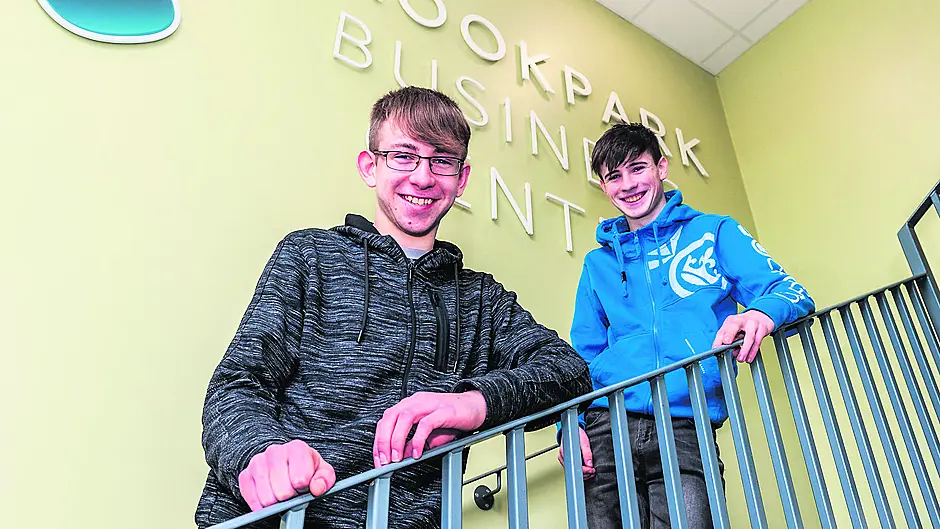Nothing negative about students’ photo business Image