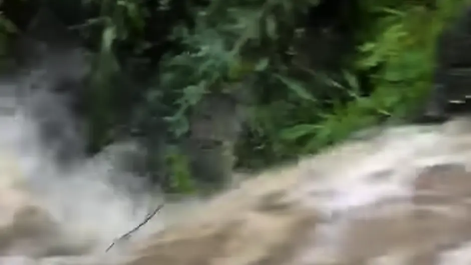 Bantry battles with high rivers and torrential rain Image