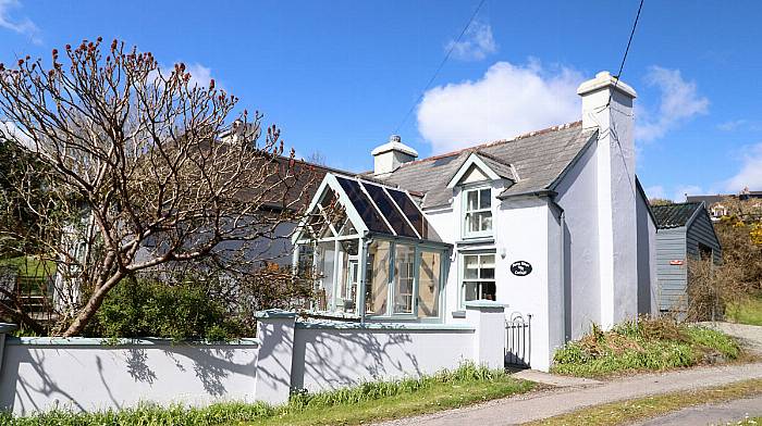 House of the Week: Stylish Union Hall three-bed country cottage for €310k Image