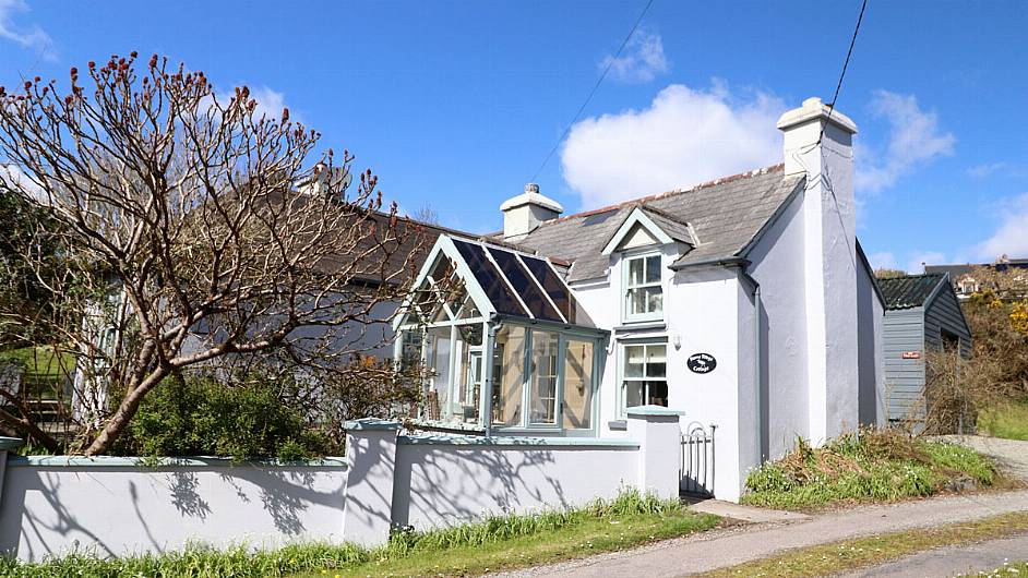 House of the Week: Stylish Union Hall three-bed country cottage for €310k Image