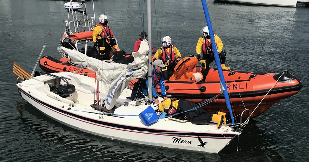 Kinsale RNLI lifeboat crew rescue two from sinking sail boat | Southern ...