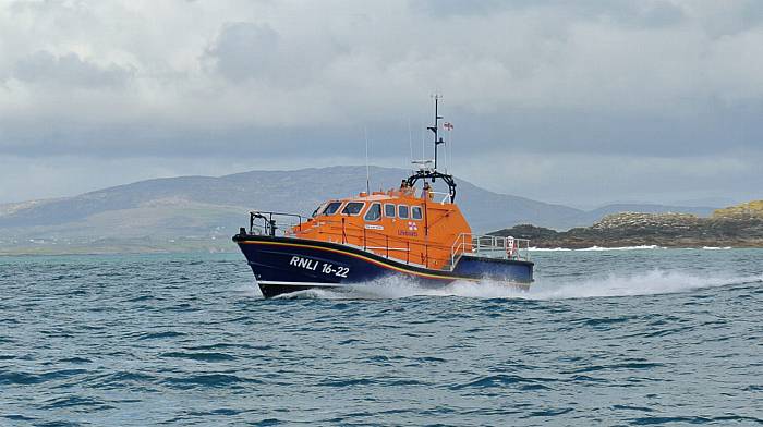 Baltimore RNLI provide medevac from Cape Clear Image