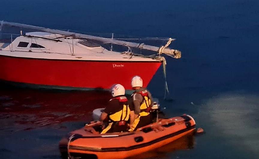 Castletowbere RNLI help stricken yacht Image