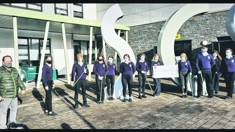 Students identifying  causes of pollution on  West Cork’s beaches Image