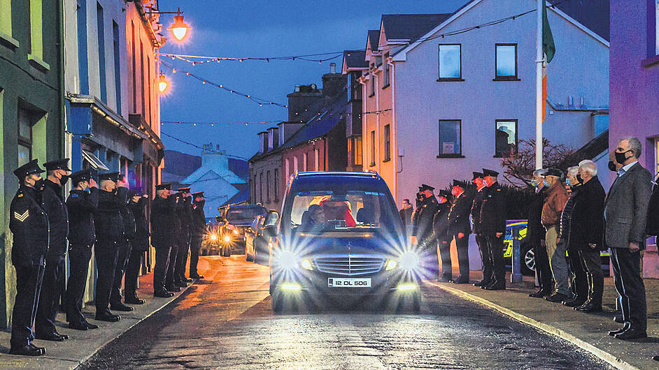 Heartfelt tributes paid as popular Garda laid to rest Image