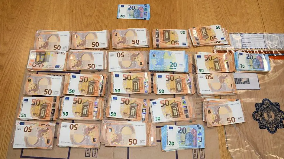 Man arrested after €100,000 cash discovery at Ovens checkpoint Image