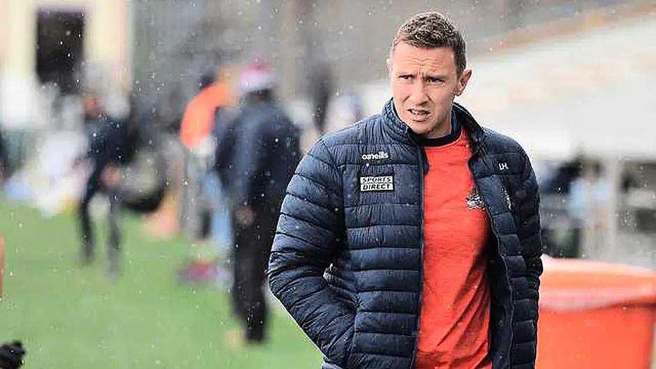 PSFC: Hayes keen to fire Ross to safety Image