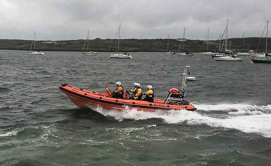 Baltimore RNLI launch to windsurfer in difficulty  Image