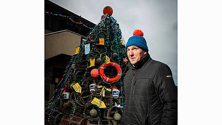 A big tree cheers for fisherman’s lobster pots Image