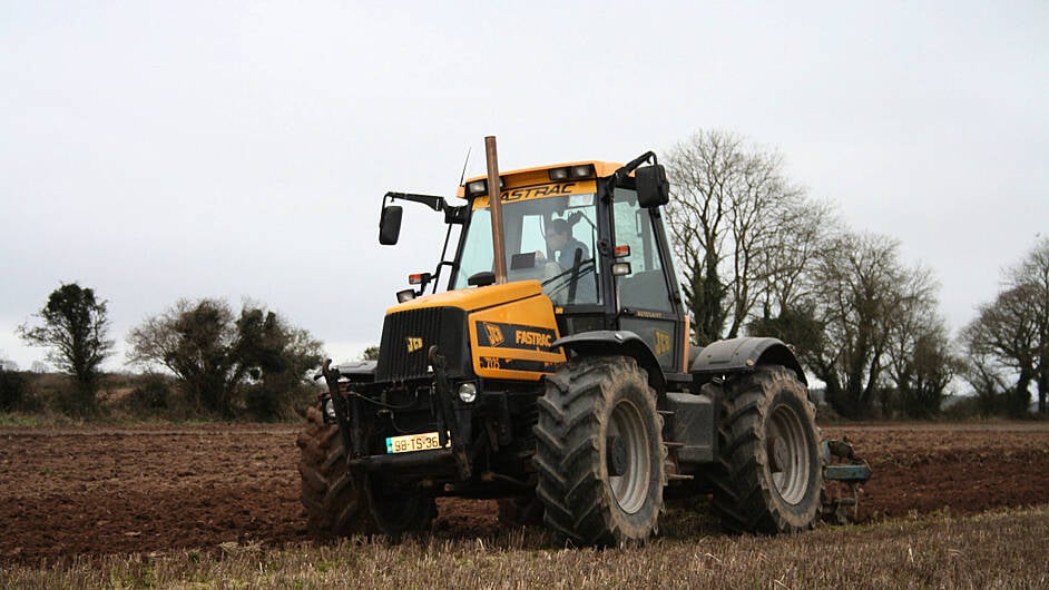 FARM CLASSICS: JCB Fastrac 2125 associated with power and speed Image