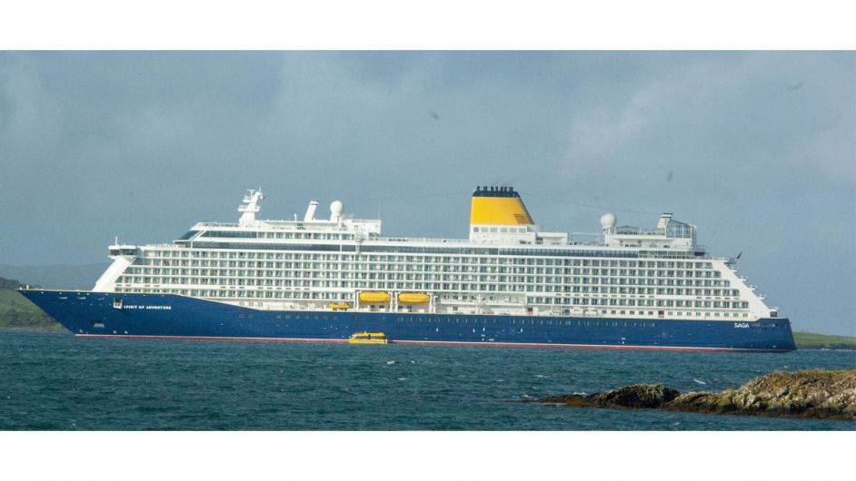 BANTRY BAY’S BIG VISITORS Cruise ships are welcomed back Image