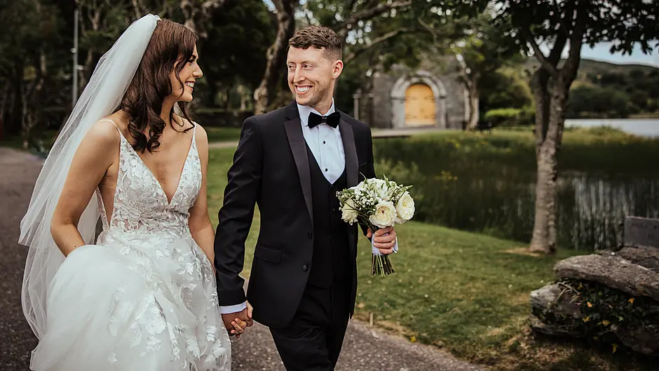 MARK OF A PERFECT DAY: Rowing champ weds Image MARK OF A PERFECT DAY: Rowing champ weds Image