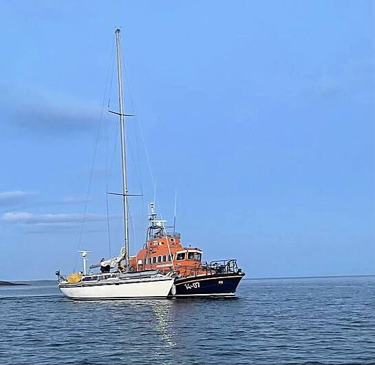 Courtmac RNLI rescue stricken yacht Image