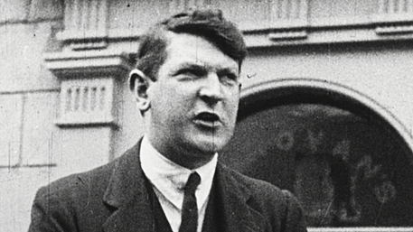 Did Michael Collins play football for Clonakilty? Image