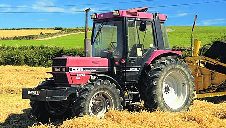 FARM CLASSICS: Case International 885Xl stood out in the field for its size Image