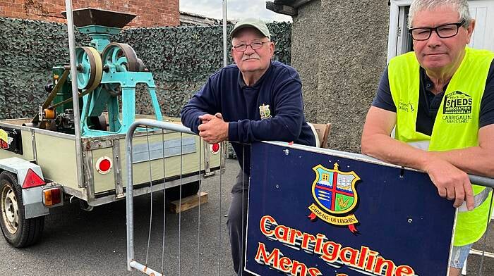 Also at the show were members of Carrigaline’s Men’s Shed Brian Clough and Owen O’Keeffe with a 1942 Bamfords corn grinding engine which Brian has lovingly restored.