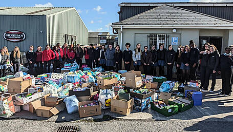 Bantry bands together for war effort Image