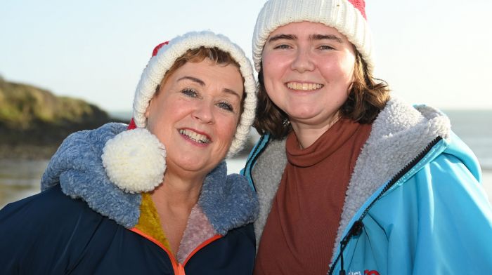 Ann O’Donovan, Courtmacsherry and Mairead Murphy, holidaying from Maine, Boston in Broadstrand.