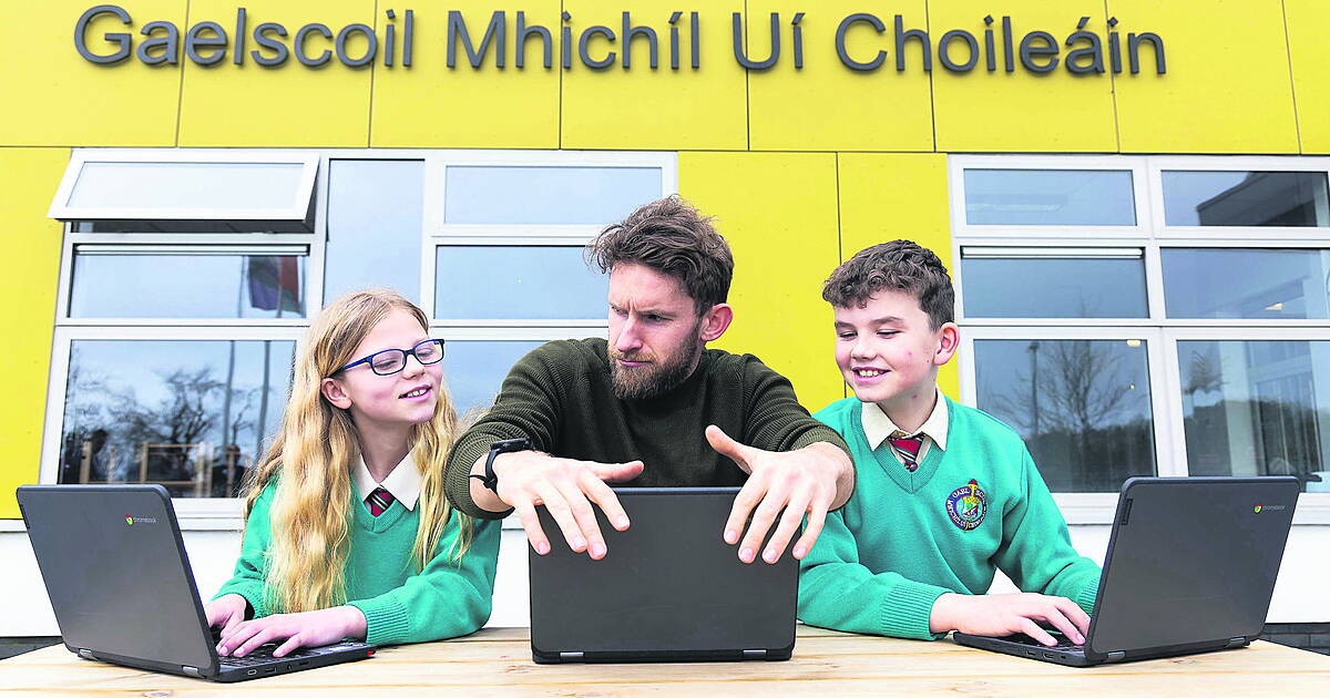 Clon gaelscoil wins tools for technology worth €20k - Vimarsana News