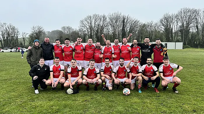 Brilliant Beara turn on style to win promotion to Premier  Image