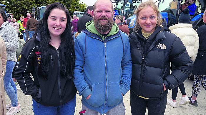 Sinead O’Connor, James Fitzpatrick and Ella O’Donoughue supporting the tractor run in aid of Lisavaird National School and West Cork Palliative Care in association with Marymount Hospice. 		      (Photo: Denis Boyle)