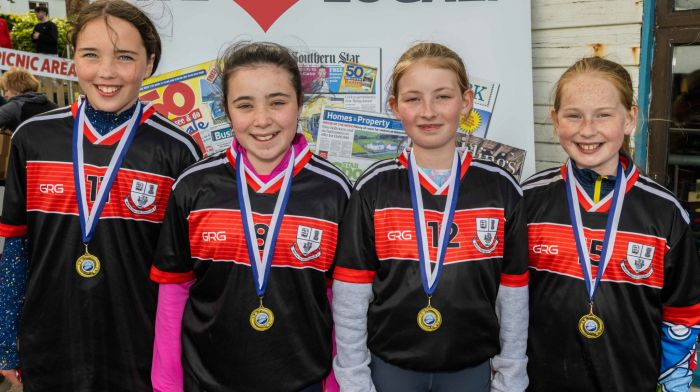 The Castletownbere/Eyeries girls' crew (Castletownbere).