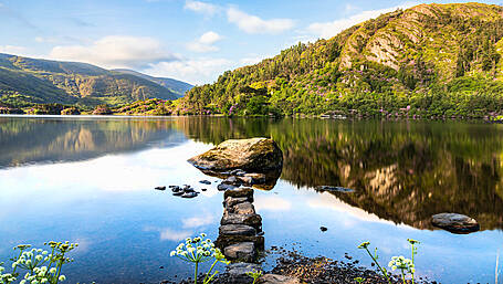 Unearthing the dark past behind Beara beauty spot Image