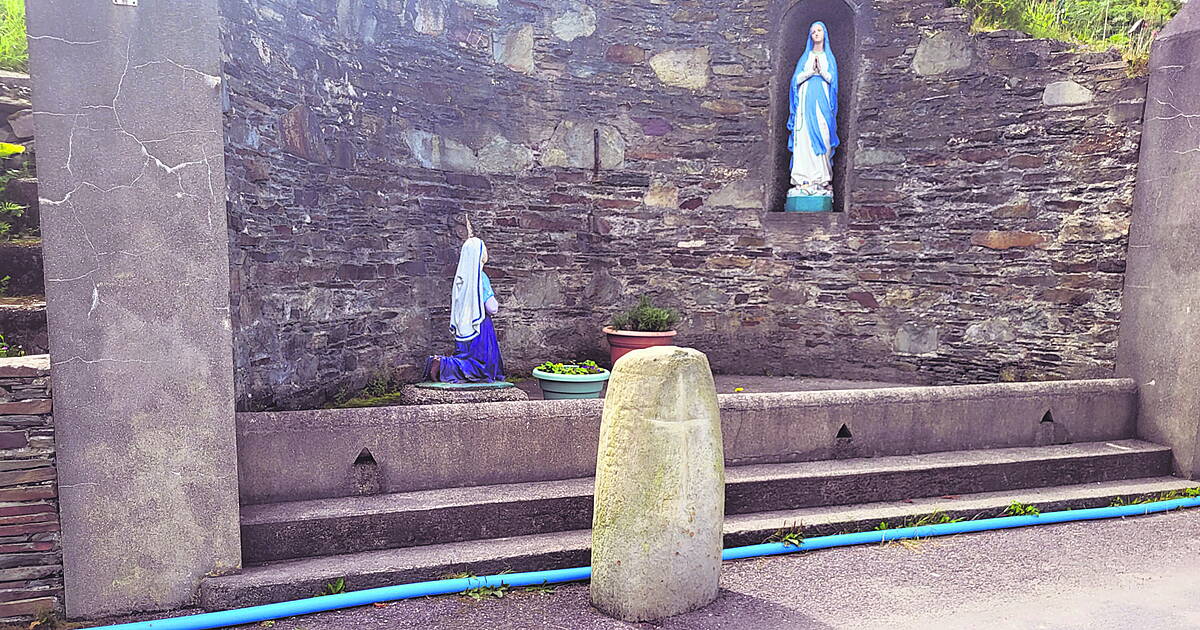 Islanders in agreement on moving of ancient stone - Vimarsana News