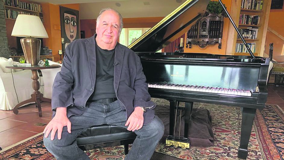 Beara-based concert pianist will tell incredible stroke story at UCC recital Image