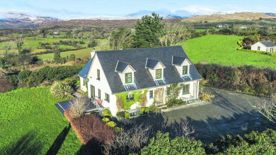 HOUSE OF THE WEEK: ‘Wooden’ it be nice to call this home?  Ballylickey five-bed for €795,000 Image