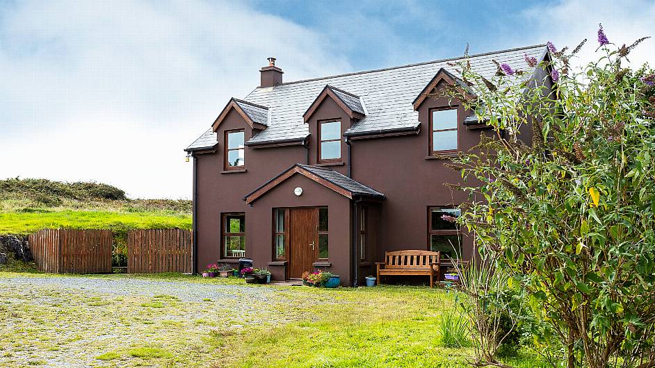 HOUSE OF THE WEEK: Three-bed house near Lough Hyne on market for €445,000 Image