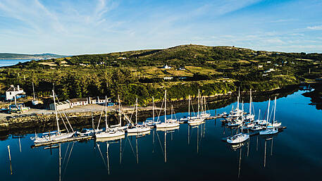 Storytellers spinning a great yarn for Bere Island festival Image