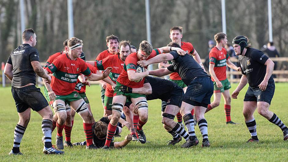 RUGBY ROUND-UP: Skibb surge to fifth, Clon leave it late, Bandon still waiting for win Image