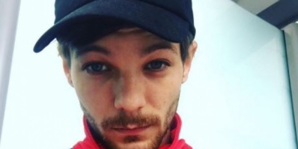 Louis Tomlinson Shares Pic Of...