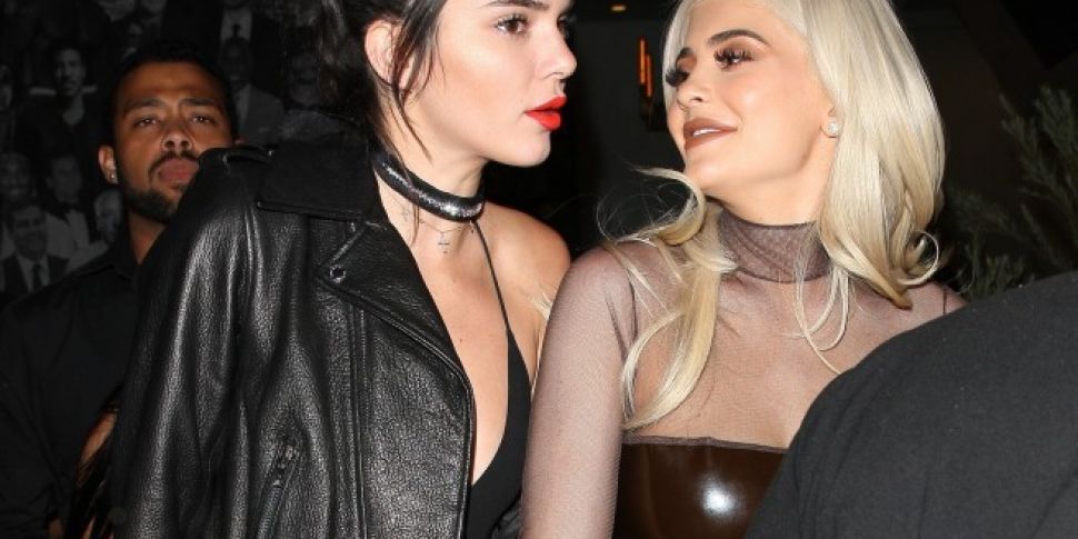 Kendall & Kylie Facing Further...