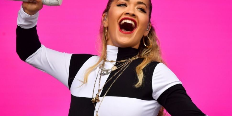 Rita Ora Pays Tribute To Avici...