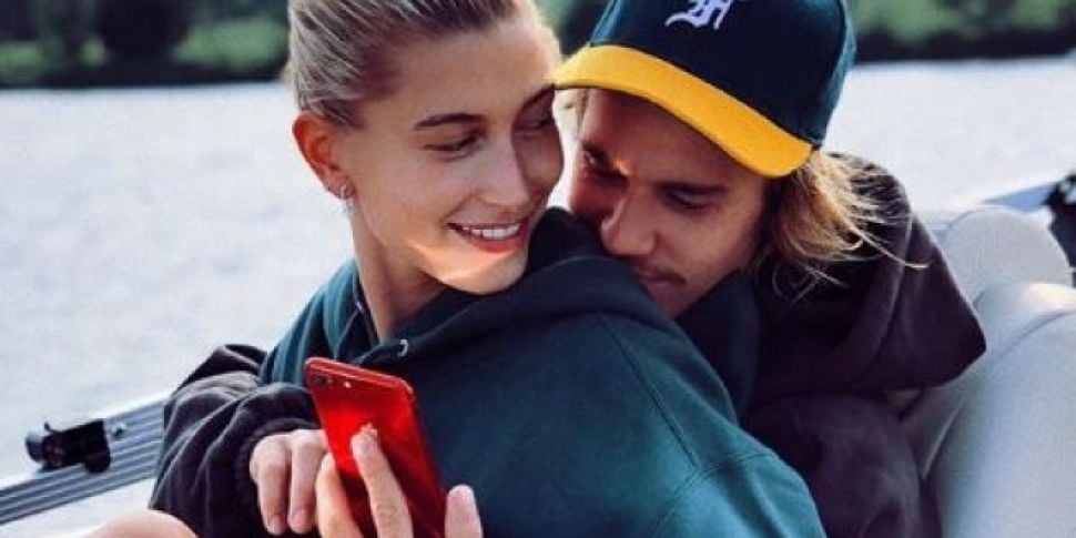 Hailey Baldwin Shows Off Engag...