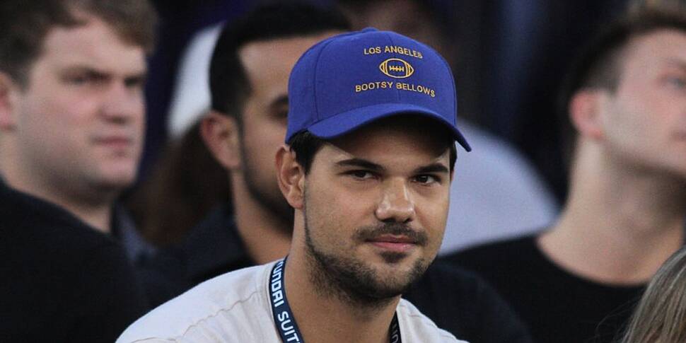 Taylor Lautner Marks Twilight S 10th Anniversary With Kendall Jenner Joke Spin1038