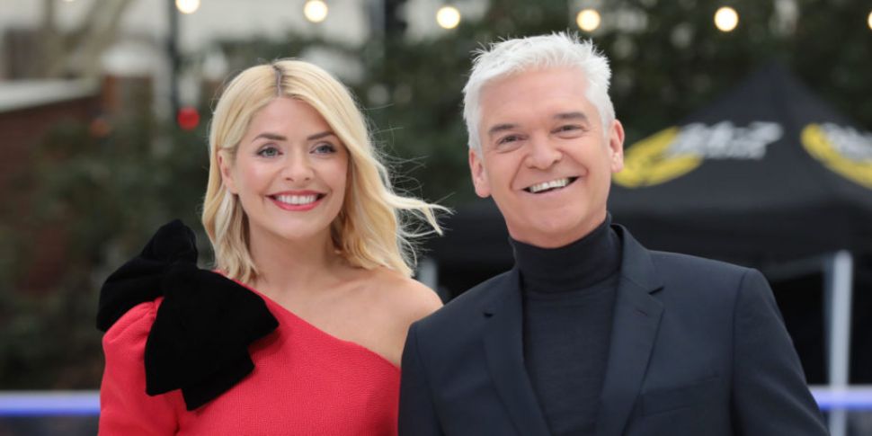Holly Willoughby Reveals Phill...