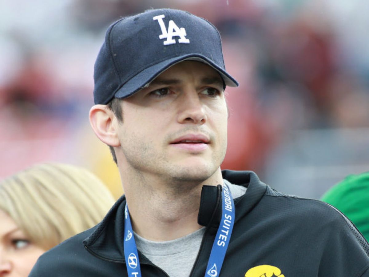 Ashton Kutcher Seems To Hit Out At Ex Wife Demi Moore In Latest Tweet Spin1038