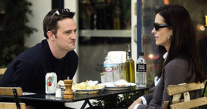 Matthew Perry Has Reportedly Always Been In Love With Courtney Cox Spin1038