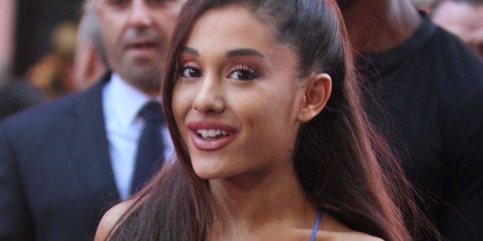 Look Ariana Grande Shows Off Her Stunning Natural Curly Hair In Isolation Spin1038